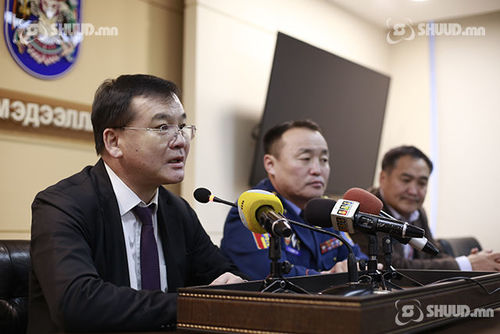 Эмийн ургамал дотор нэг тонн түүхий нүүрс нууж нэвтрүүлэхийг завдсан